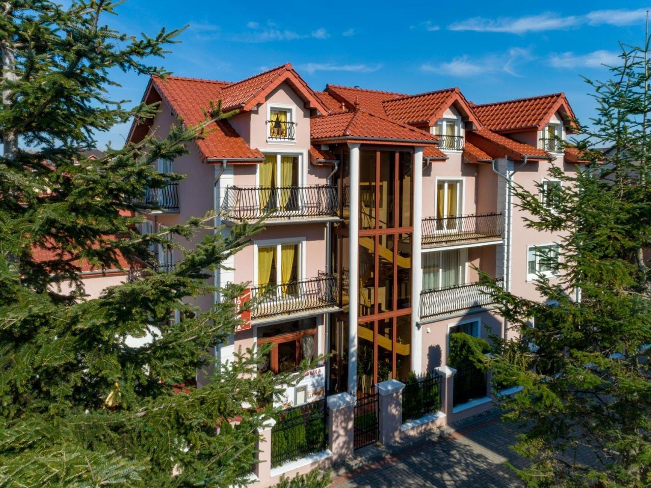 Pensjonat Marynarski - Apartamenty Darłówko Eksteriør billede